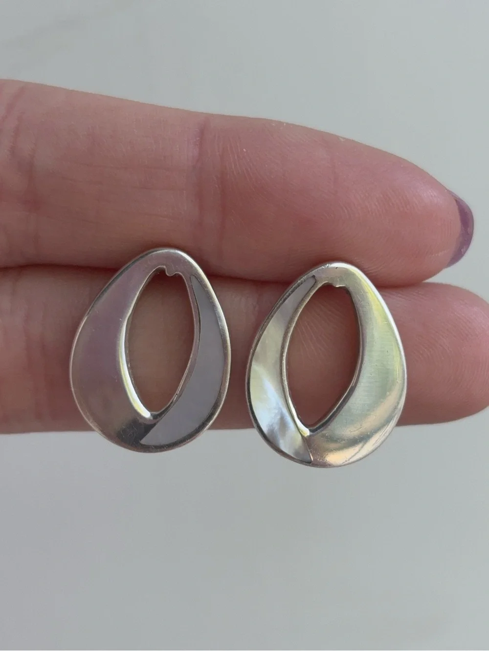Sterling Silver Mother of Pearl Vintage Pear Shape Teardrop Open Stud Earrings